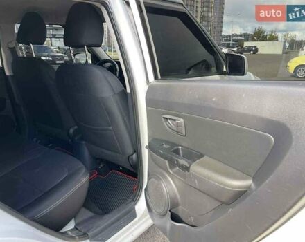 Белый Киа Soul, объемом двигателя 1.59 л и пробегом 251 тыс. км за 7700 $, фото 13 на Automoto.ua