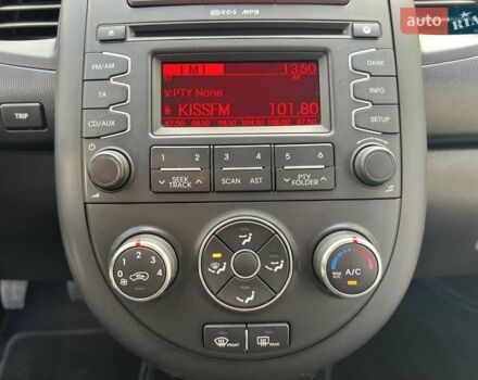 Белый Киа Soul, объемом двигателя 1.6 л и пробегом 95 тыс. км за 7800 $, фото 12 на Automoto.ua