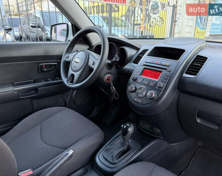 Білий Кіа Soul, об'ємом двигуна 1.59 л та пробігом 128 тис. км за 8499 $, фото 37 на Automoto.ua