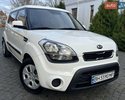 Белый Киа Soul, объемом двигателя 1.6 л и пробегом 95 тыс. км за 7800 $, фото 2 на Automoto.ua