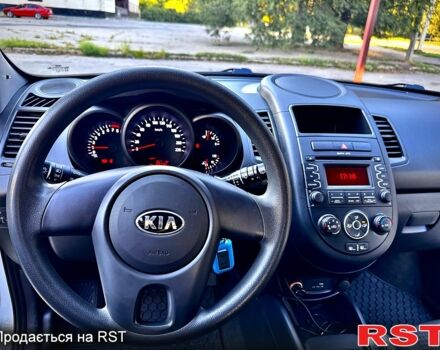 Белый Киа Soul, объемом двигателя 1.6 л и пробегом 69 тыс. км за 7500 $, фото 5 на Automoto.ua