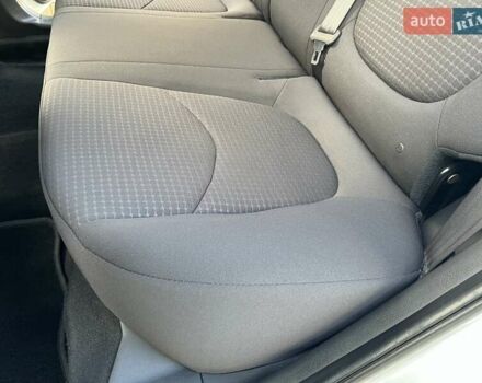 Белый Киа Soul, объемом двигателя 1.6 л и пробегом 95 тыс. км за 7800 $, фото 21 на Automoto.ua