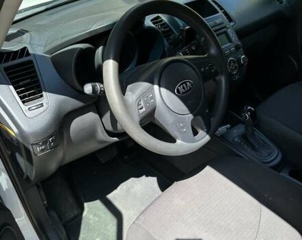 Белый Киа Soul, объемом двигателя 1.59 л и пробегом 140 тыс. км за 7500 $, фото 5 на Automoto.ua