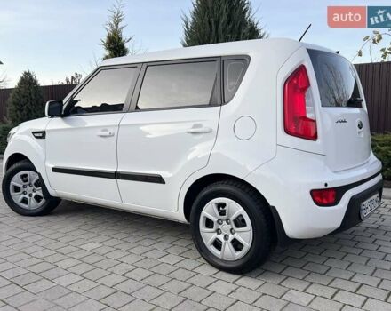 Белый Киа Soul, объемом двигателя 1.6 л и пробегом 95 тыс. км за 9700 $, фото 4 на Automoto.ua
