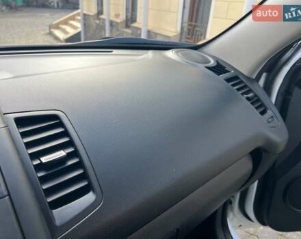 Белый Киа Soul, объемом двигателя 1.6 л и пробегом 95 тыс. км за 7800 $, фото 16 на Automoto.ua