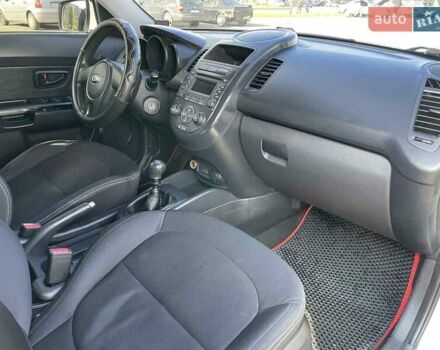 Белый Киа Soul, объемом двигателя 1.59 л и пробегом 251 тыс. км за 7700 $, фото 20 на Automoto.ua