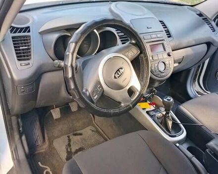 Белый Киа Soul, объемом двигателя 1.6 л и пробегом 230 тыс. км за 8300 $, фото 16 на Automoto.ua