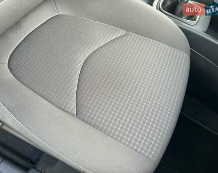 Белый Киа Soul, объемом двигателя 1.6 л и пробегом 95 тыс. км за 7800 $, фото 17 на Automoto.ua