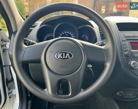 Белый Киа Soul, объемом двигателя 1.6 л и пробегом 95 тыс. км за 7800 $, фото 10 на Automoto.ua