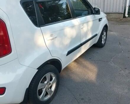 Белый Киа Soul, объемом двигателя 1.6 л и пробегом 230 тыс. км за 8300 $, фото 5 на Automoto.ua