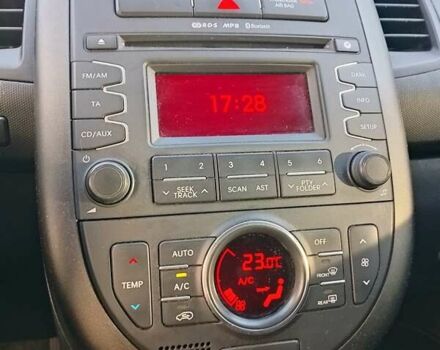 Белый Киа Soul, объемом двигателя 1.6 л и пробегом 230 тыс. км за 8300 $, фото 11 на Automoto.ua