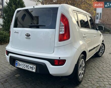 Белый Киа Soul, объемом двигателя 1.6 л и пробегом 95 тыс. км за 7800 $, фото 4 на Automoto.ua