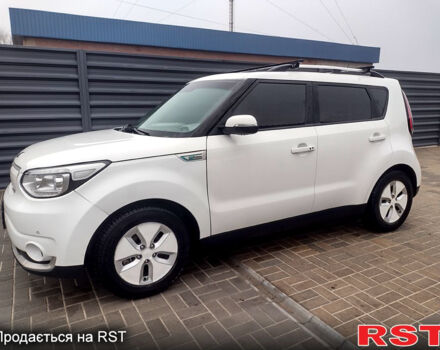 Белый Киа Soul, объемом двигателя 0 л и пробегом 130 тыс. км за 10000 $, фото 5 на Automoto.ua