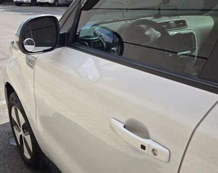 Киа Soul 2014 в Днепре (Днепропетровске) на Automoto.ua Белый Киа Soul, объемом двигателя 0 л и пробегом 101 тыс. км за 6500 $, фото 19 на Automoto.ua