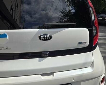 Киа Soul 2014 в Днепре (Днепропетровске) на Automoto.ua Белый Киа Soul, объемом двигателя 0 л и пробегом 101 тыс. км за 6500 $, фото 23 на Automoto.ua