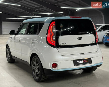 Білий Кіа Soul, об'ємом двигуна 0 л та пробігом 103 тис. км за 6700 $, фото 5 на Automoto.ua
