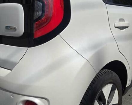 Киа Soul 2014 в Днепре (Днепропетровске) на Automoto.ua Белый Киа Soul, объемом двигателя 0 л и пробегом 101 тыс. км за 6500 $, фото 25 на Automoto.ua