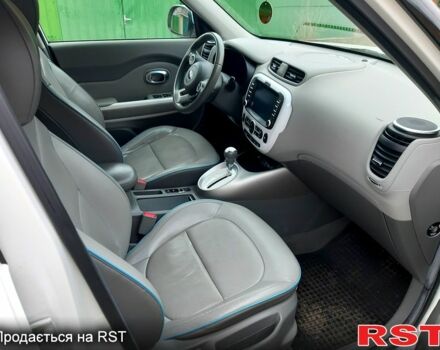 Белый Киа Soul, объемом двигателя 0 л и пробегом 149 тыс. км за 7700 $, фото 13 на Automoto.ua