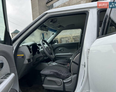 Белый Киа Soul, объемом двигателя 0 л и пробегом 134 тыс. км за 7150 $, фото 41 на Automoto.ua