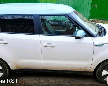 Белый Киа Soul, объемом двигателя 0 л и пробегом 149 тыс. км за 7700 $, фото 2 на Automoto.ua