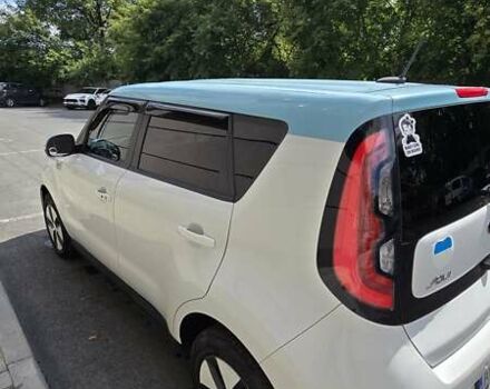 Киа Soul 2014 в Днепре (Днепропетровске) на Automoto.ua Белый Киа Soul, объемом двигателя 0 л и пробегом 101 тыс. км за 6500 $, фото 13 на Automoto.ua