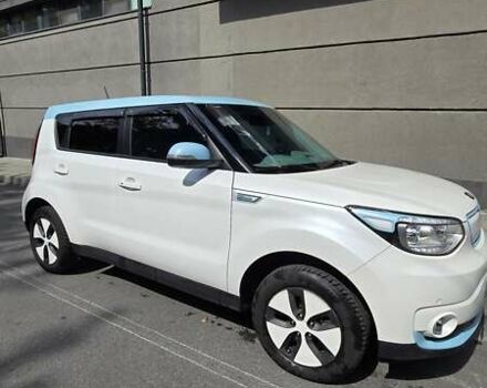 Киа Soul 2014 в Днепре (Днепропетровске) на Automoto.ua Белый Киа Soul, объемом двигателя 0 л и пробегом 101 тыс. км за 6500 $, фото 27 на Automoto.ua