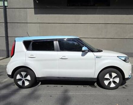 Киа Soul 2014 в Днепре (Днепропетровске) на Automoto.ua Белый Киа Soul, объемом двигателя 0 л и пробегом 101 тыс. км за 6500 $, фото 15 на Automoto.ua