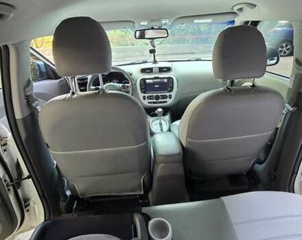 Киа Soul 2014 в Днепре (Днепропетровске) на Automoto.ua Белый Киа Soul, объемом двигателя 0 л и пробегом 101 тыс. км за 6500 $, фото 4 на Automoto.ua