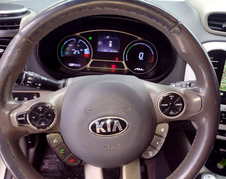 Белый Киа Soul, объемом двигателя 0 л и пробегом 130 тыс. км за 10000 $, фото 1 на Automoto.ua