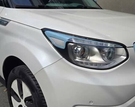 Киа Soul 2014 в Днепре (Днепропетровске) на Automoto.ua Белый Киа Soul, объемом двигателя 0 л и пробегом 101 тыс. км за 6500 $, фото 28 на Automoto.ua