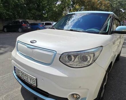 Киа Soul 2014 в Днепре (Днепропетровске) на Automoto.ua Белый Киа Soul, объемом двигателя 0 л и пробегом 101 тыс. км за 6500 $, фото 10 на Automoto.ua