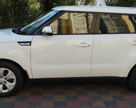 Белый Киа Soul, объемом двигателя 1.6 л и пробегом 68 тыс. км за 9300 $, фото 2 на Automoto.ua