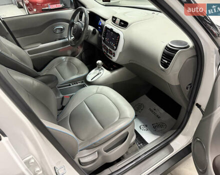 Білий Кіа Soul, об'ємом двигуна 0 л та пробігом 103 тис. км за 6700 $, фото 8 на Automoto.ua