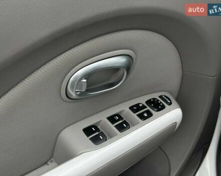 Белый Киа Soul, объемом двигателя 0 л и пробегом 143 тыс. км за 6900 $, фото 9 на Automoto.ua