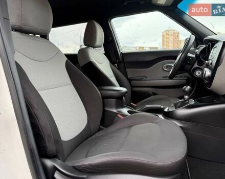 Білий Кіа Soul, об'ємом двигуна 1.59 л та пробігом 114 тис. км за 10290 $, фото 11 на Automoto.ua