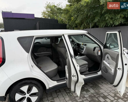 Білий Кіа Soul, об'ємом двигуна 0 л та пробігом 162 тис. км за 6700 $, фото 17 на Automoto.ua