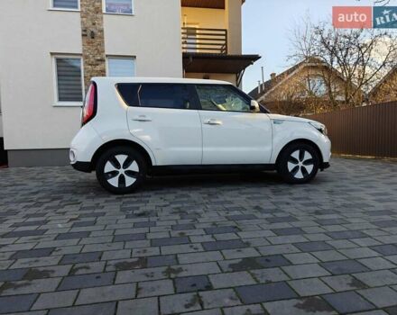 Белый Киа Soul, объемом двигателя 0 л и пробегом 132 тыс. км за 6750 $, фото 19 на Automoto.ua