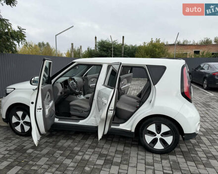 Білий Кіа Soul, об'ємом двигуна 0 л та пробігом 162 тис. км за 6700 $, фото 18 на Automoto.ua
