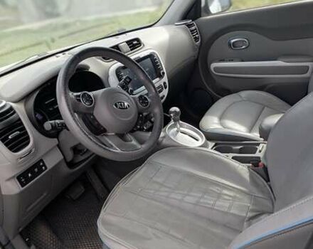 Белый Киа Soul, объемом двигателя 0 л и пробегом 98 тыс. км за 3900 $, фото 7 на Automoto.ua
