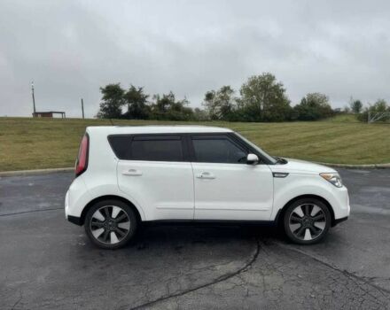 Белый Киа Soul, объемом двигателя 2 л и пробегом 80 тыс. км за 5000 $, фото 2 на Automoto.ua