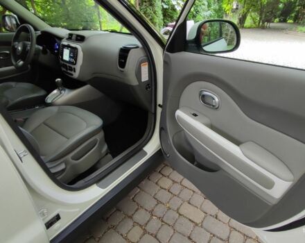 Белый Киа Soul, объемом двигателя 0 л и пробегом 90 тыс. км за 7500 $, фото 16 на Automoto.ua