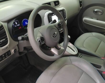 Белый Киа Soul, объемом двигателя 0 л и пробегом 90 тыс. км за 7500 $, фото 8 на Automoto.ua