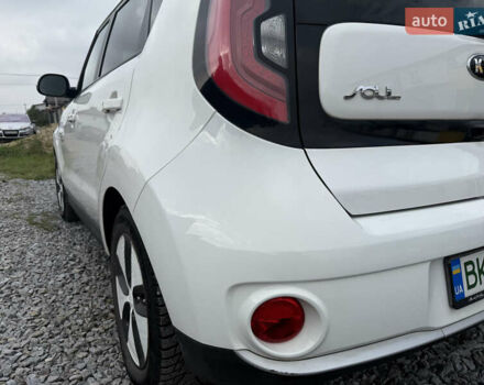 Білий Кіа Soul, об'ємом двигуна 0 л та пробігом 162 тис. км за 6700 $, фото 31 на Automoto.ua