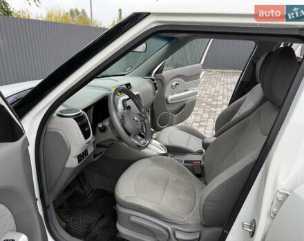 Білий Кіа Soul, об'ємом двигуна 0 л та пробігом 162 тис. км за 6700 $, фото 21 на Automoto.ua