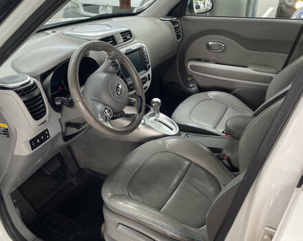 Белый Киа Soul, объемом двигателя 0 л и пробегом 136 тыс. км за 8800 $, фото 4 на Automoto.ua