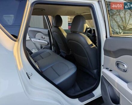Белый Киа Soul, объемом двигателя 0 л и пробегом 132 тыс. км за 6750 $, фото 9 на Automoto.ua