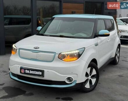 Белый Киа Soul, объемом двигателя 0 л и пробегом 143 тыс. км за 6900 $, фото 2 на Automoto.ua