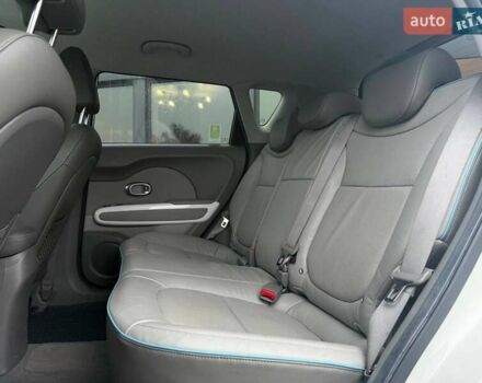 Белый Киа Soul, объемом двигателя 0 л и пробегом 143 тыс. км за 6900 $, фото 18 на Automoto.ua