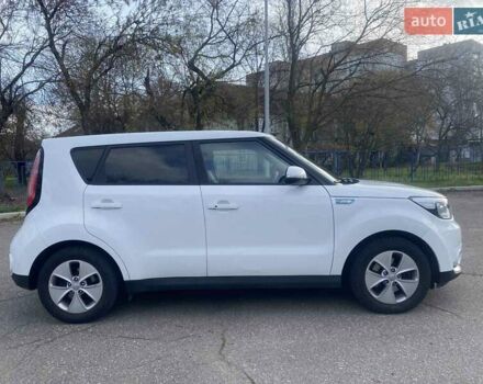 Білий Кіа Soul, об'ємом двигуна 0 л та пробігом 99 тис. км за 7400 $, фото 9 на Automoto.ua