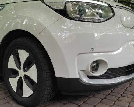 Белый Киа Soul, объемом двигателя 0 л и пробегом 90 тыс. км за 7500 $, фото 5 на Automoto.ua